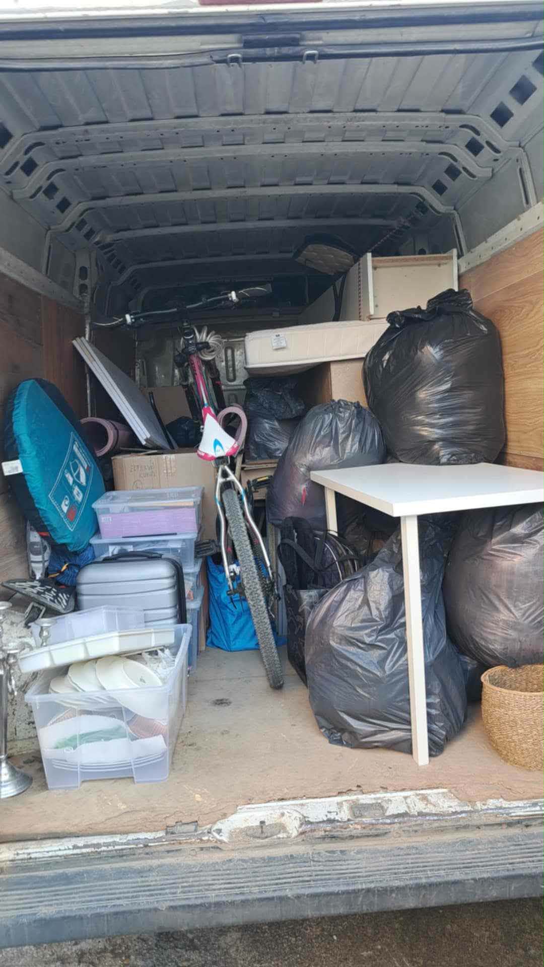 Lomtalanítás Hácson teherautóval