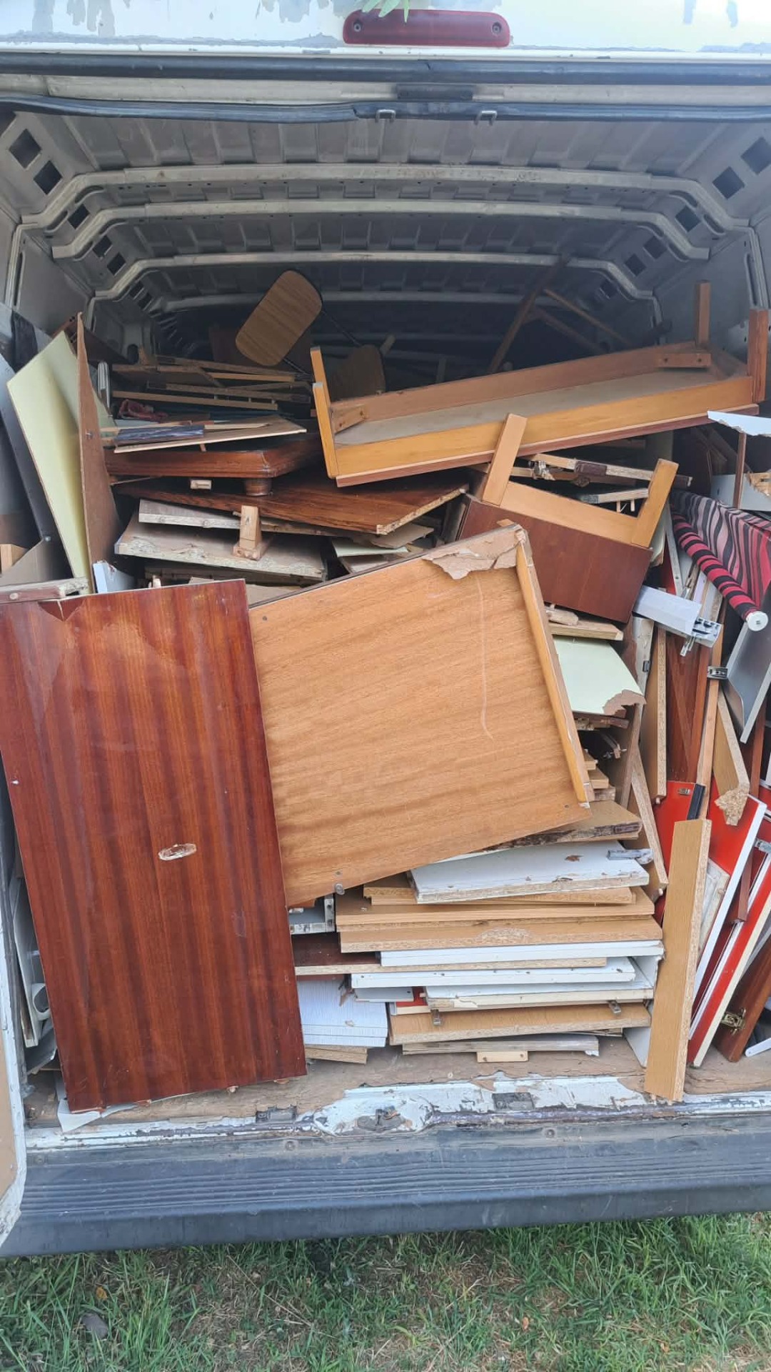 Lomtalanítás Marcaliban teherautóval